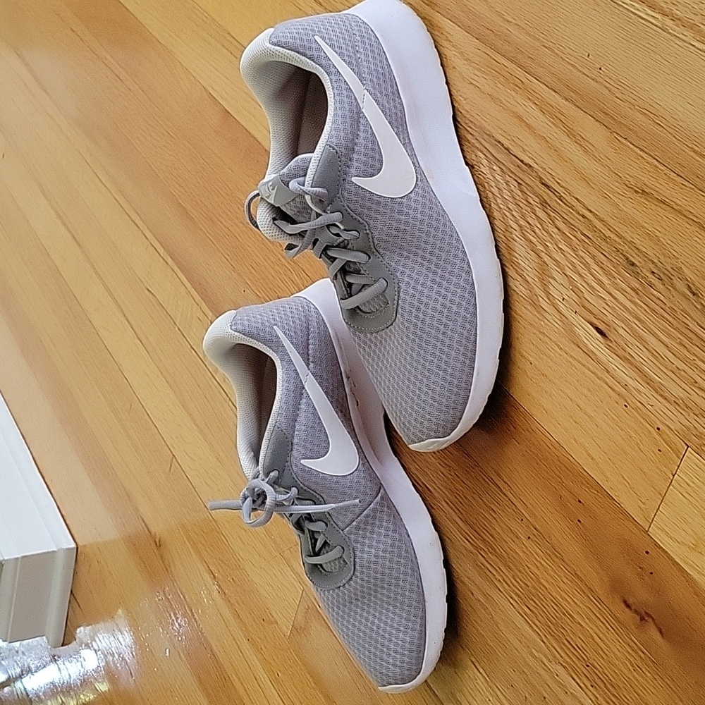 Great condition - 9.5 Nike women's gray sneakers